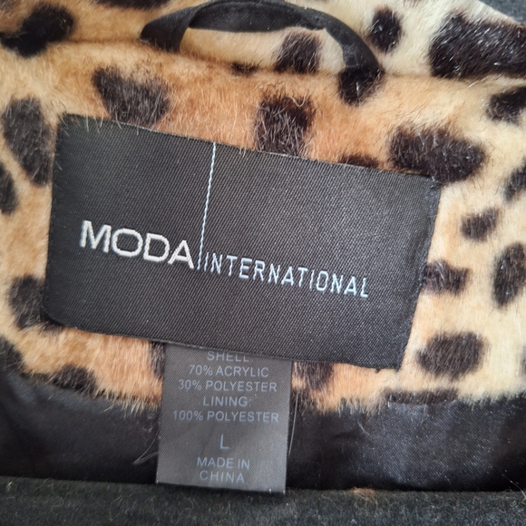 Moda International Leopard Print Teddy Jacket - Picture 2 of 3